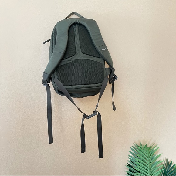 Incase Paul Rodriguez Signature green backpack - Picture 3 of 11